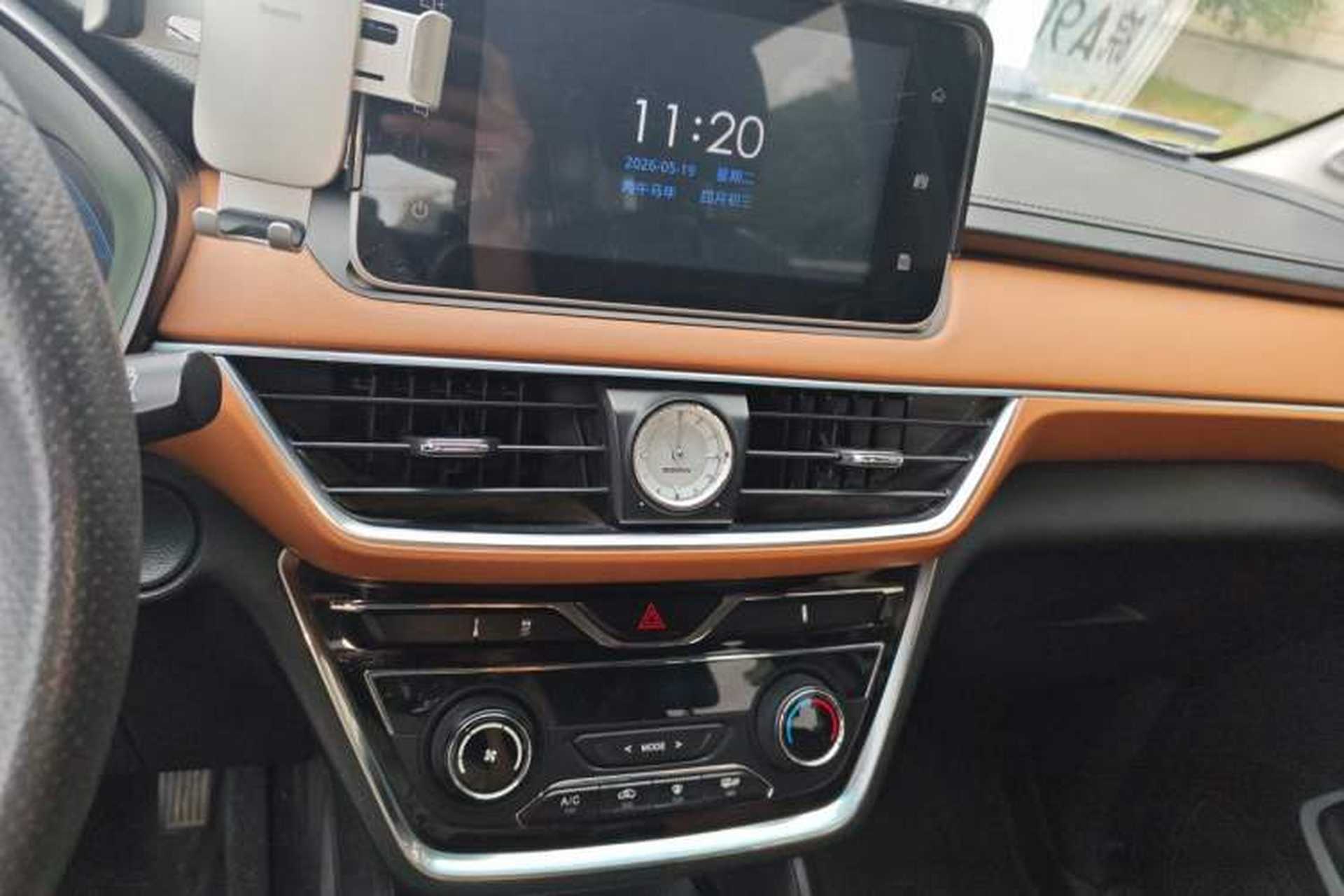 Used Wuling Hongguang S3 2018 1.5L Manual Luxury Model China V Standard Audio And AC Panel