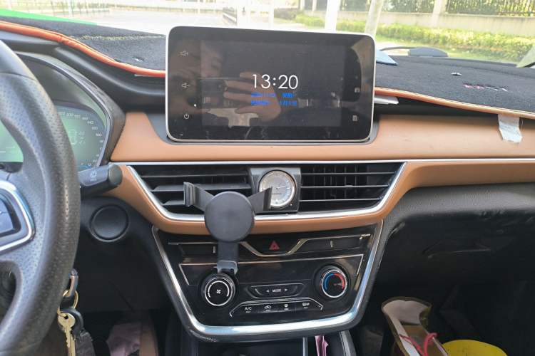 Used Wuling Hongguang S3 2018 1.5L Manual Luxury Model China V Standard Audio And AC Panel