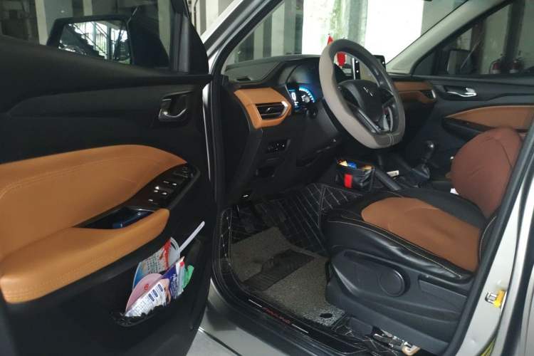 Used Wuling Hongguang S3 2018 1.5T Manual Luxury Model China V Standard Driver Seat