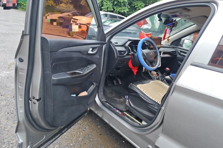 Used Wuling Hongguang S3 2018 1.5L Manual Standard Version China V Standard Driver Seat