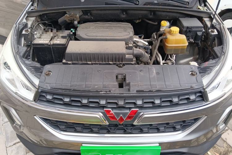 Used Wuling Hongguang S3 2018 1.5T Manual Luxury Model China V Standard Engine Bay
