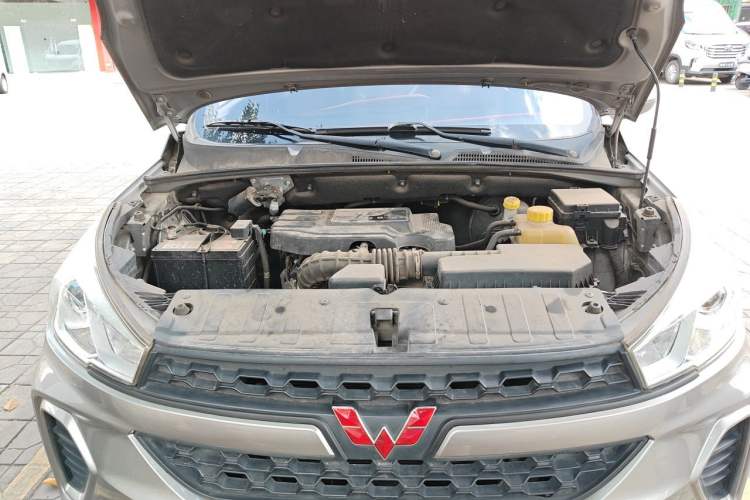 Used Wuling Hongguang S3 2018 1.5L Manual Standard Version China V Standard Engine Bay