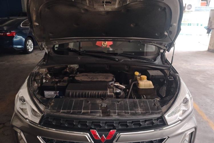 Used Wuling Hongguang S3 2018 1.5T Manual Luxury Model China V Standard Engine Bay