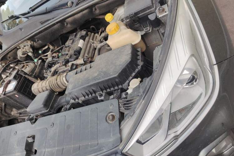 Used Wuling Hongguang S3 2018 1.5L Manual Comfort Model China V Standard Engine Bay Left