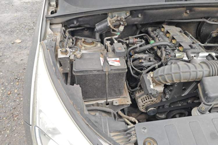 Used Wuling Hongguang S3 2018 1.5L Manual Standard Version China V Standard Engine Bay Right