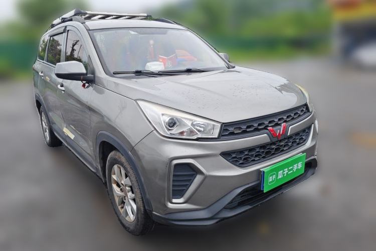 Used Wuling Hongguang S3 2018 1.5L Manual Standard Version China V Standard Front Right 45 Deg