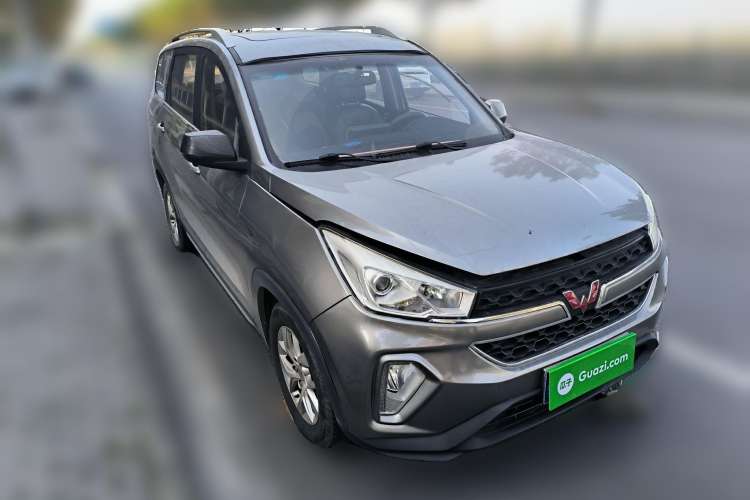 Used Wuling Hongguang S3 2018 1.5L Manual Luxury Model China V Standard Front Right 45 Deg