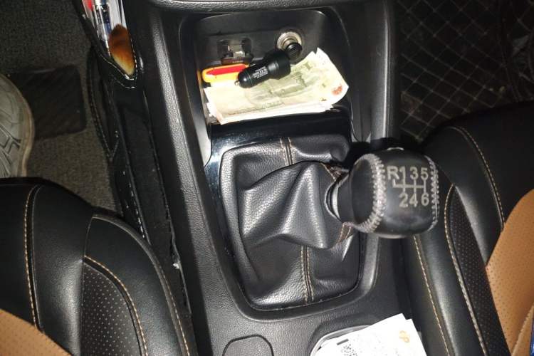 Used Wuling Hongguang S3 2018 1.5T Manual Luxury Model China V Standard Gear Lever