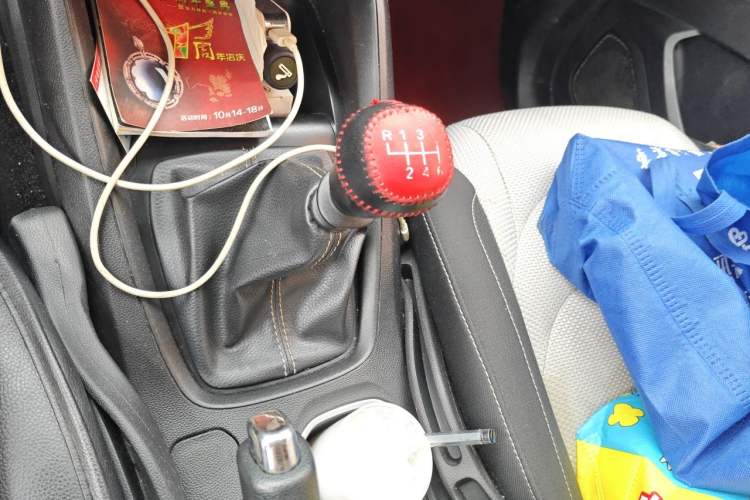 Used Wuling Hongguang S3 2018 1.5L Manual Standard Version China V Standard Gear Lever