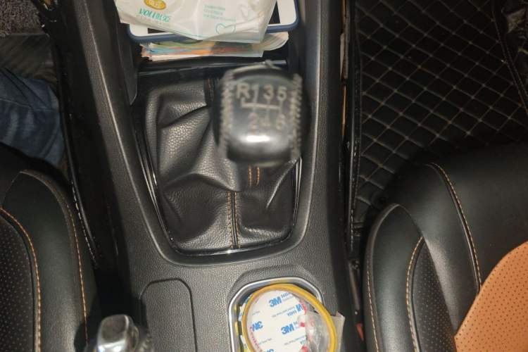 Used Wuling Hongguang S3 2018 1.5T Manual Luxury Model China V Standard Gear Lever