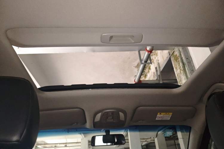 Used Wuling Hongguang S3 2018 1.5T Manual Luxury Model China V Standard Headliner