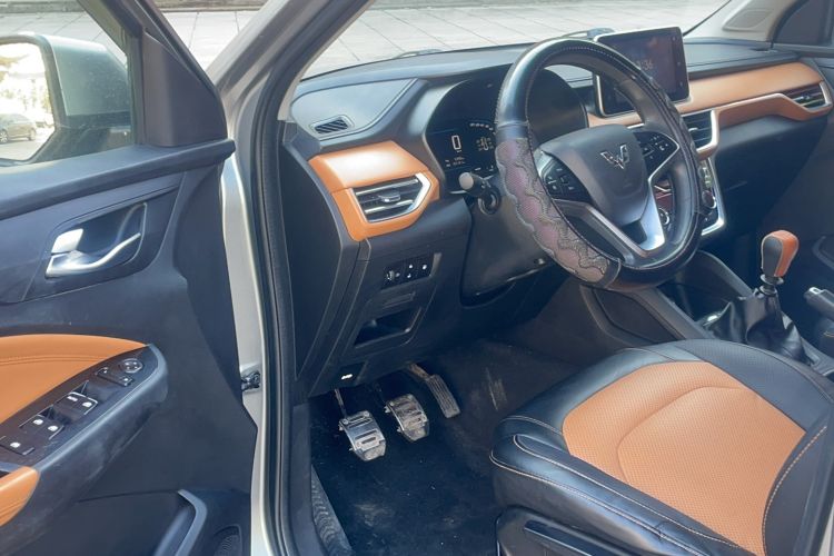 Used Wuling Hongguang S3 2018 1.5T Manual Luxury Model China V Standard Interior 2