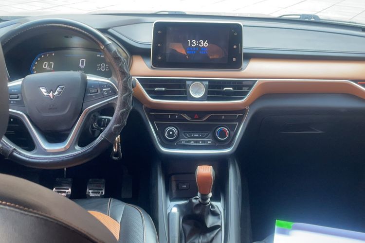 Used Wuling Hongguang S3 2018 1.5T Manual Luxury Model China V Standard Interior 3