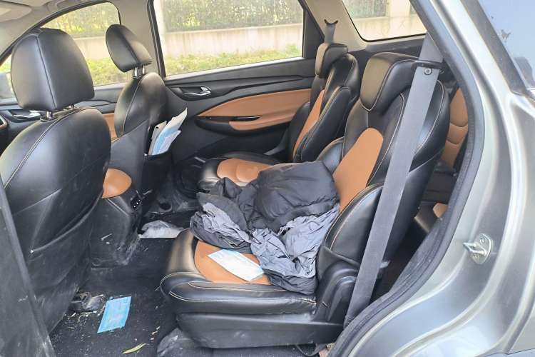 Used Wuling Hongguang S3 2018 1.5L Manual Luxury Model China V Standard Left Rear Seat