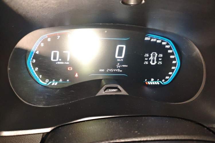 Used Wuling Hongguang S3 2018 1.5T Manual Luxury Model China V Standard Odometer Close Up