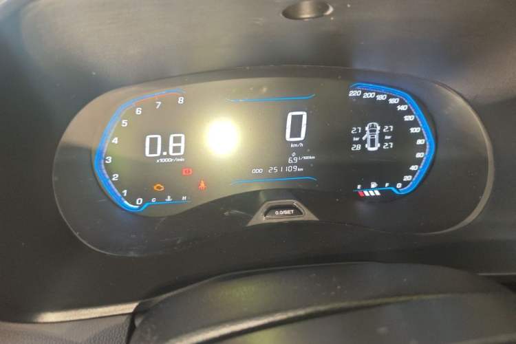 Used Wuling Hongguang S3 2018 1.5T Manual Luxury Model China V Standard Odometer Close Up