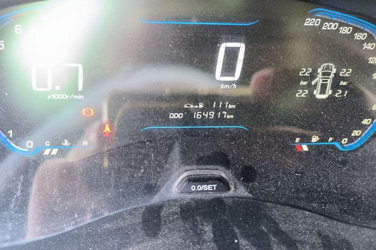 Used Wuling Hongguang S3 2018 1.5L Manual Luxury Model China V Standard Odometer Close Up