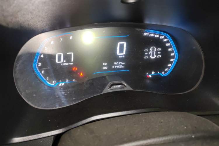 Used Wuling Hongguang S3 2018 1.5L Manual Luxury Model China V Standard Odometer Close Up