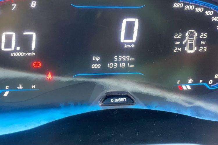 Used Wuling Hongguang S3 2018 1.5T Manual Luxury Model China V Standard Odometer Close Up