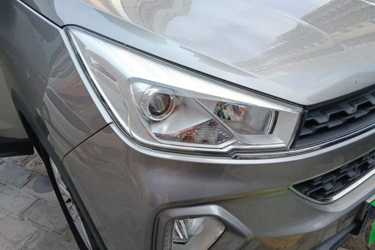 Used Wuling Hongguang S3 2018 1.5T Manual Luxury Model China V Standard Right Front Headlight