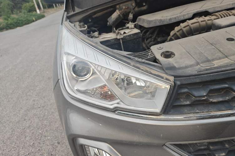 Used Wuling Hongguang S3 2018 1.5L Manual Luxury Model China V Standard Right Front Headlight