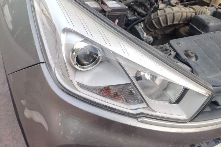Used Wuling Hongguang S3 2018 1.5L Manual Comfort Model China V Standard Right Front Headlight