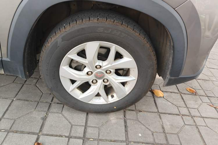 Used Wuling Hongguang S3 2018 1.5L Manual Standard Version China V Standard Right Front Wheel Hub