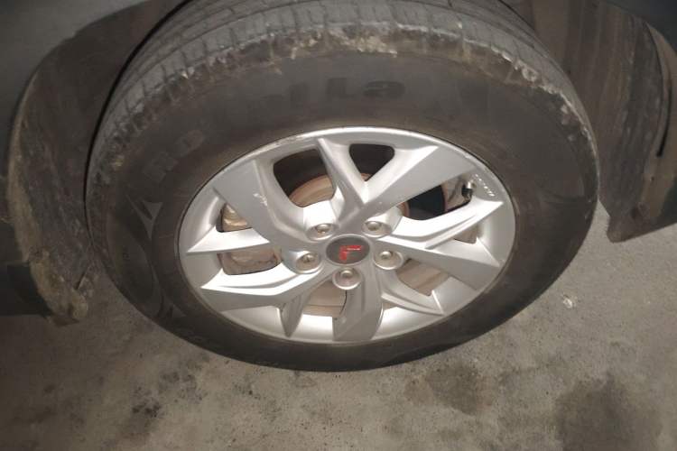 Used Wuling Hongguang S3 2018 1.5T Manual Luxury Model China V Standard Right Front Wheel Hub