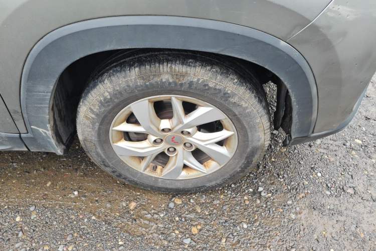 Used Wuling Hongguang S3 2018 1.5L Manual Standard Version China V Standard Right Front Wheel Hub