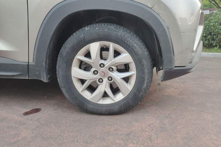 Used Wuling Hongguang S3 2018 1.5L Manual Comfort Model China V Standard Right Front Wheel Hub