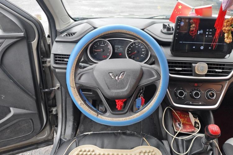 Used Wuling Hongguang S3 2018 1.5L Manual Standard Version China V Standard Steering Wheel