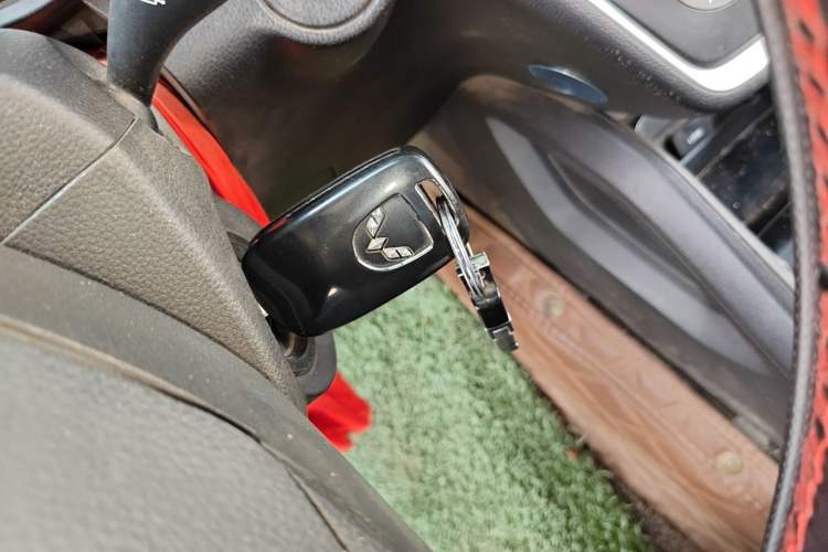 Used Wuling Hongguang S3 2018 1.5L Manual Standard Version China V Standard Vehicle Key