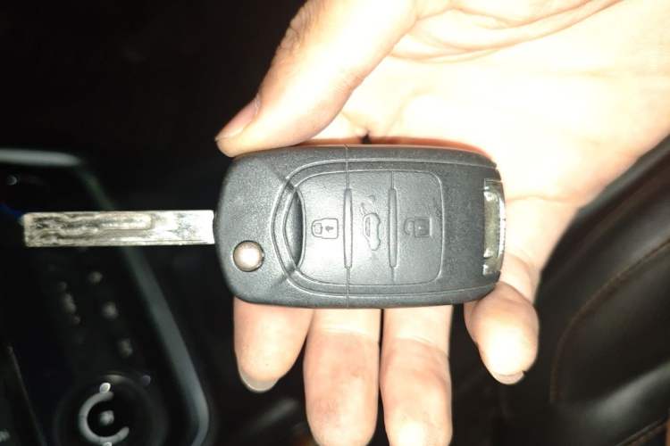 Used Wuling Hongguang S3 2018 1.5T Manual Luxury Model China V Standard Vehicle Key