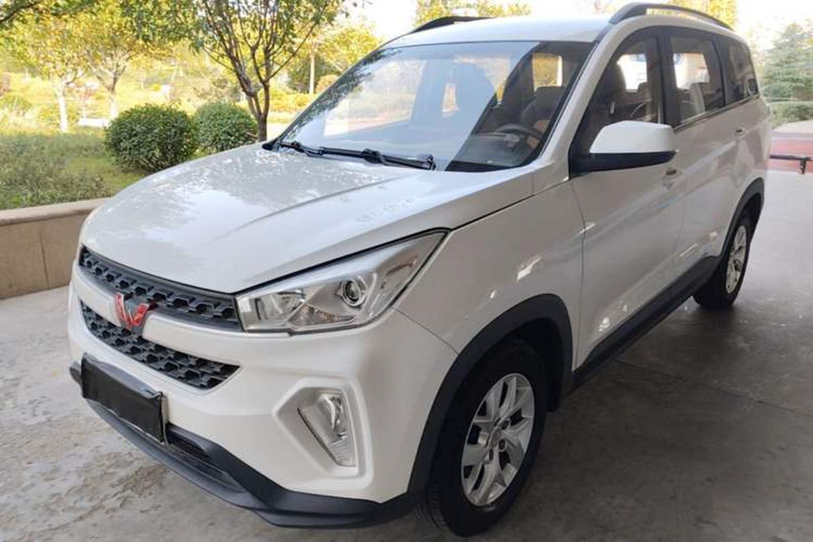 Фото Wuling с площадки