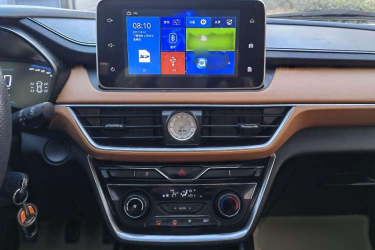 Used Wuling Hongguang S3 2018 1.5L Manual Luxury Model China V Standard Audio And AC Panel