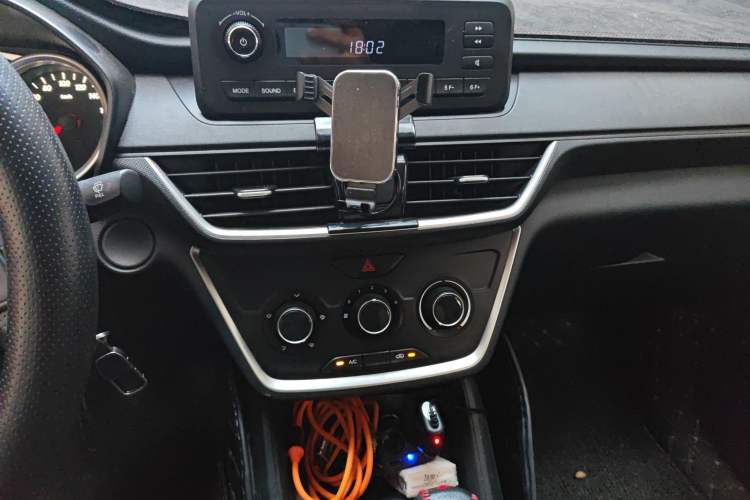 Used Wuling Hongguang S3 2018 1.5L Manual Standard Version China V Standard Audio And AC Panel