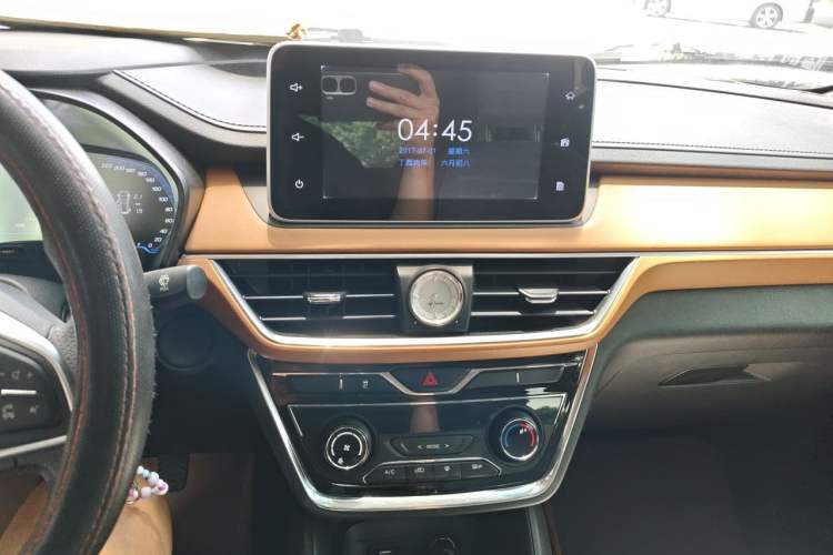 Used Wuling Hongguang S3 2018 1.5L Manual Luxury Model China V Standard Audio And AC Panel