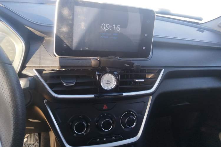 Used Wuling Hongguang S3 2018 1.5L Manual Comfort Model China V Standard Audio And AC Panel