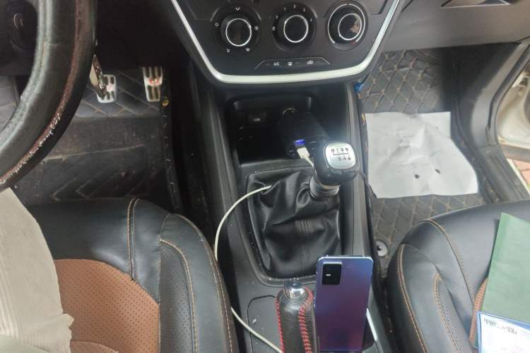 Used Wuling Hongguang S3 2018 1.5T Manual Comfort Model China V Standard Audio And AC Panel