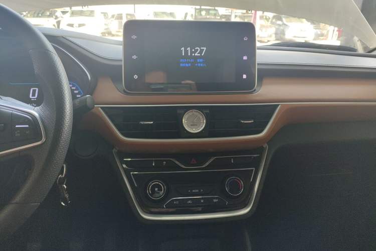 Used Wuling Hongguang S3 2018 1.5L Manual Luxury Model China V Standard Audio And AC Panel