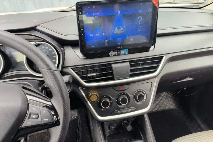 Used Wuling Hongguang S3 2018 1.5L Manual Standard Version China V Standard Audio And AC Panel