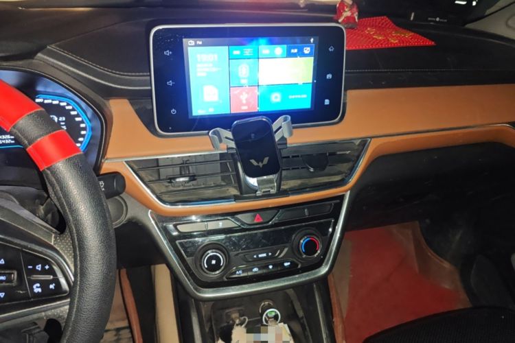 Used Wuling Hongguang S3 2018 1.5L Manual Luxury Model China V Standard Audio And AC Panel