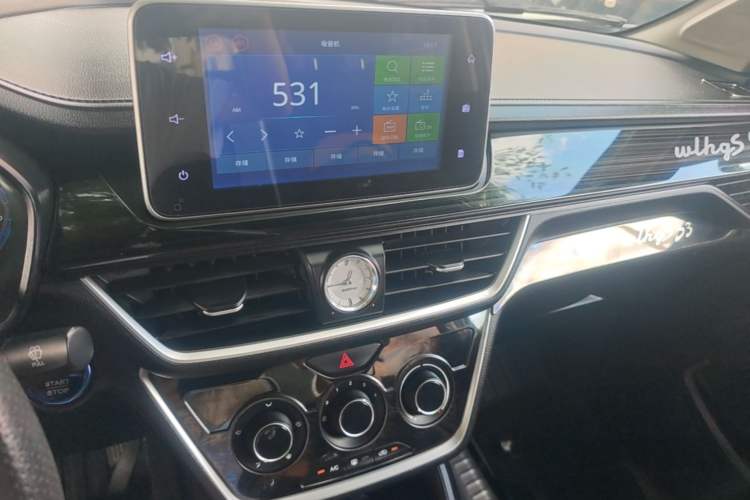 Used Wuling Hongguang S3 2018 1.5L Manual Comfort Model China V Standard Audio And AC Panel