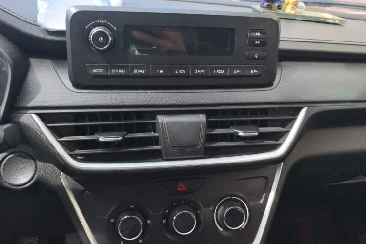 Used Wuling Hongguang S3 2018 1.5L Manual Standard Version China V Standard Audio And AC Panel