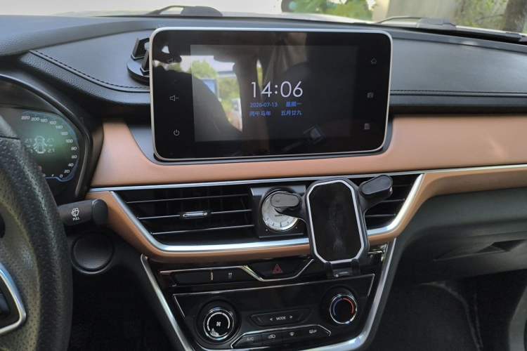 Used Wuling Hongguang S3 2018 1.5L Manual Luxury Model China V Standard Audio And AC Panel