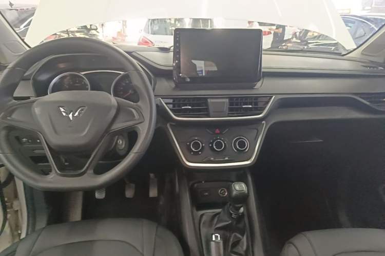 Used Wuling Hongguang S3 2018 1.5L Manual Standard Version China V Standard Audio And AC Panel