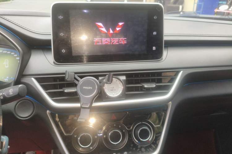 Used Wuling Hongguang S3 2018 1.5L Manual Comfort Model China V Standard Audio And AC Panel