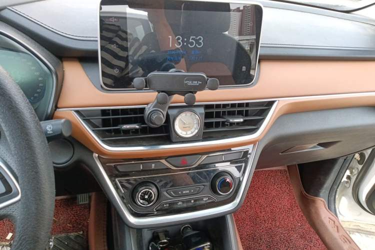 Used Wuling Hongguang S3 2018 1.5L Manual Luxury Model China V Standard Audio And AC Panel
