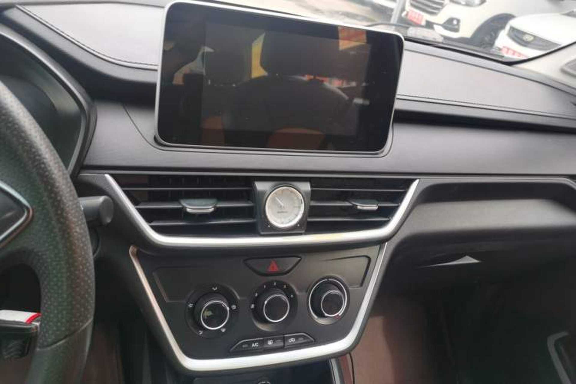 Used Wuling Hongguang S3 2018 1.5L Manual Comfort Model China V Standard Audio And AC Panel