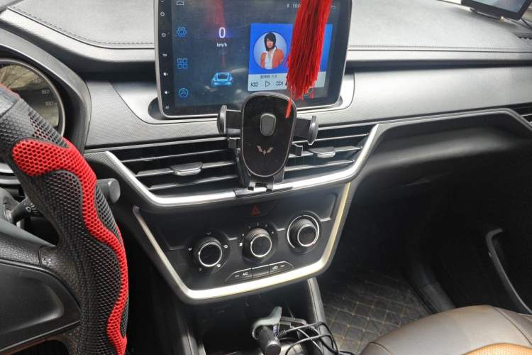Used Wuling Hongguang S3 2018 1.5L Manual Standard Version China V Standard Audio And AC Panel